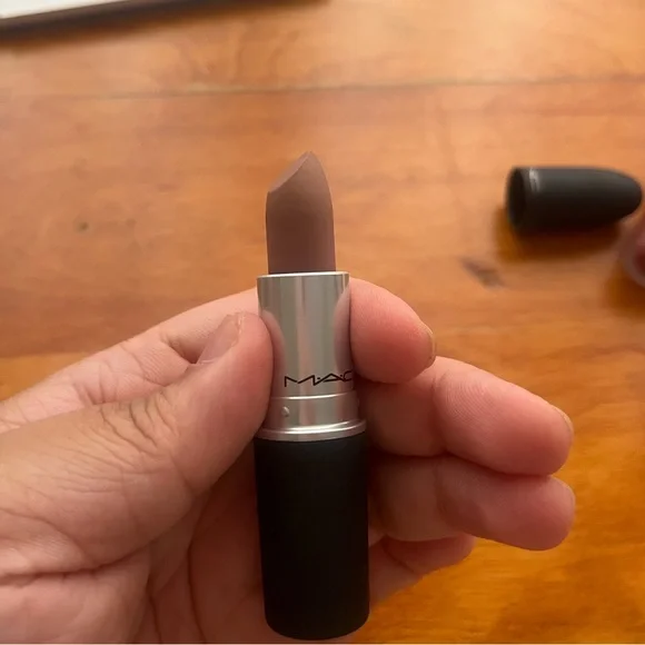 MAC lipstick - Picture 2 of 2